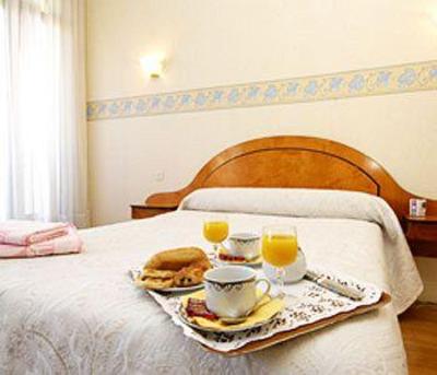 фото отеля Hotel Astoria Aix-les-Bains