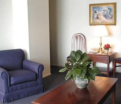 фото отеля Coral Reef Inn & Suites