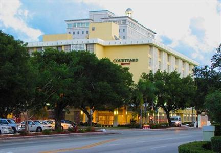фото отеля Courtyard Miami Coral Gables