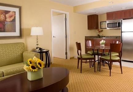 фото отеля Courtyard Miami Coral Gables