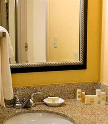 фото отеля Courtyard Miami Coral Gables
