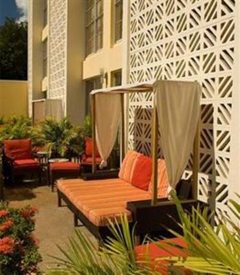фото отеля Courtyard Miami Coral Gables
