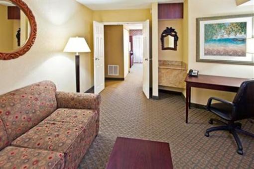 фото отеля Holiday Inn Express Clearwater East - ICOT Center