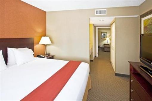 фото отеля Holiday Inn Express Clearwater East - ICOT Center