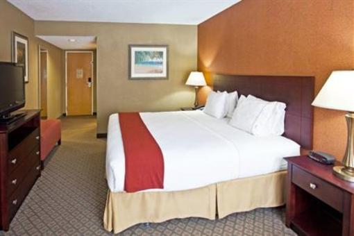 фото отеля Holiday Inn Express Clearwater East - ICOT Center