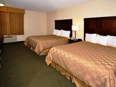 фото отеля Rodeway Inn & Suites Bakersfield