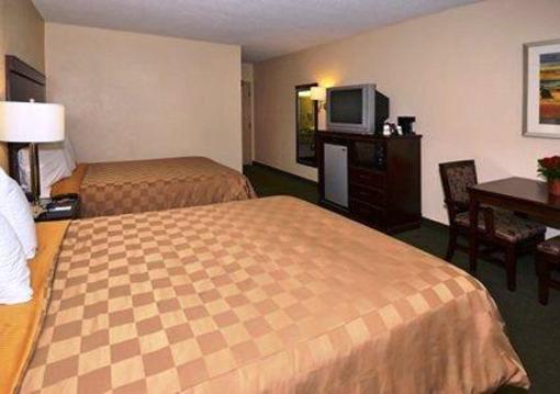 фото отеля Rodeway Inn & Suites Bakersfield