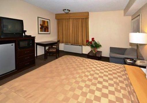 фото отеля Rodeway Inn & Suites Bakersfield