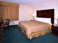 Rodeway Inn & Suites Bakersfield