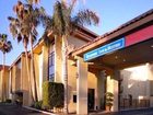 фото отеля Rodeway Inn & Suites Bakersfield