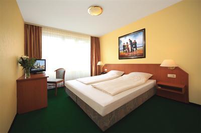 фото отеля Hotel Lafayette Hamburg