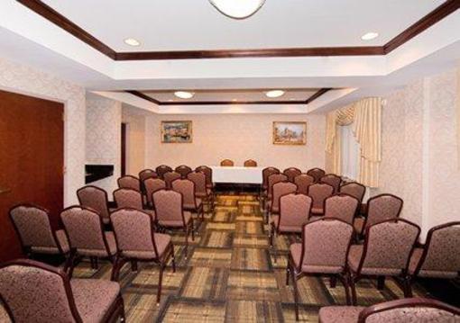фото отеля Comfort Suites North Bergen