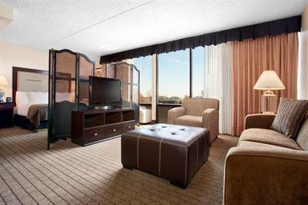 фото отеля Hilton Wichita Airport