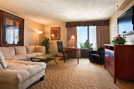 фото отеля Hilton Wichita Airport