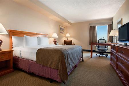 фото отеля Hilton Wichita Airport