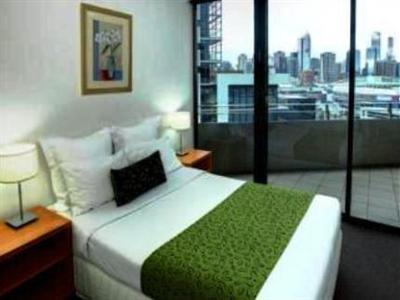 фото отеля Apartments at Docklands Melbourne