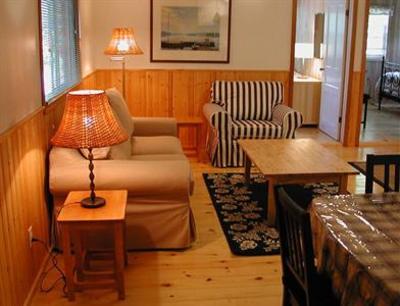 фото отеля Birch Cliff Lodge on Baptiste Lake