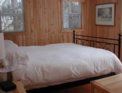 фото отеля Birch Cliff Lodge on Baptiste Lake