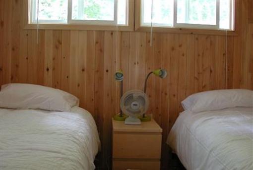 фото отеля Birch Cliff Lodge on Baptiste Lake