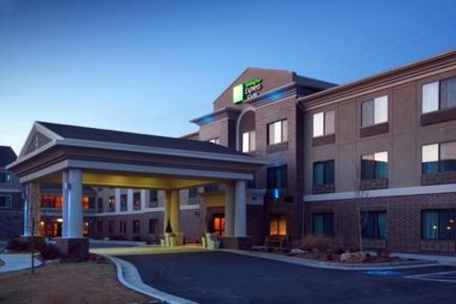 фото отеля Holiday Inn Express Hotel & Suites West Valley City - Waterpark