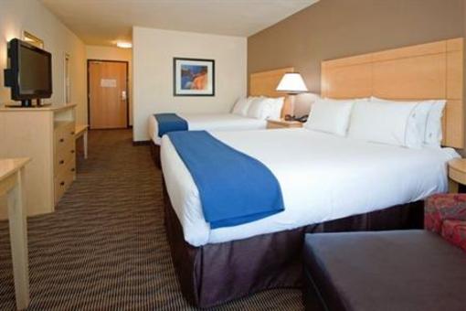 фото отеля Holiday Inn Express Hotel & Suites West Valley City - Waterpark