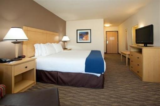 фото отеля Holiday Inn Express Hotel & Suites West Valley City - Waterpark