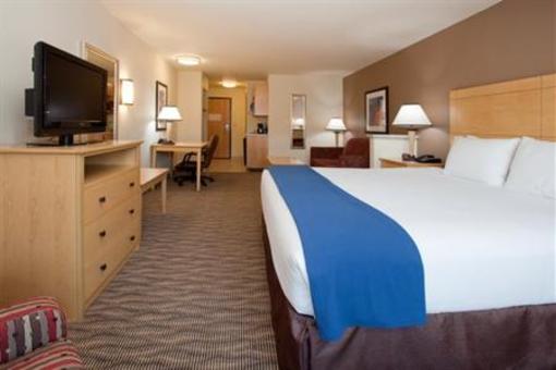фото отеля Holiday Inn Express Hotel & Suites West Valley City - Waterpark