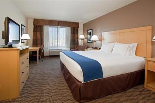 фото отеля Holiday Inn Express Hotel & Suites West Valley City - Waterpark