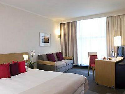 фото отеля Hotel Novotel Poissy Orgeval