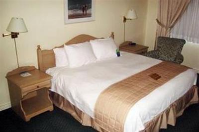 фото отеля Lakeview Inn & Suites Fredericton