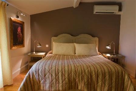 фото отеля Hotel Du Clos Le Rouret