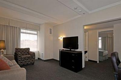 фото отеля Travelodge Hotel Mountview Kamloops