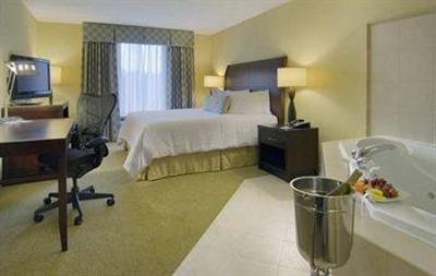 фото отеля Hilton Garden Inn Richmond Airport