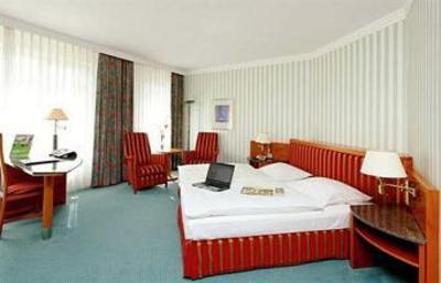 фото отеля Historical Herrenkrug Parkhotel an der Elbe