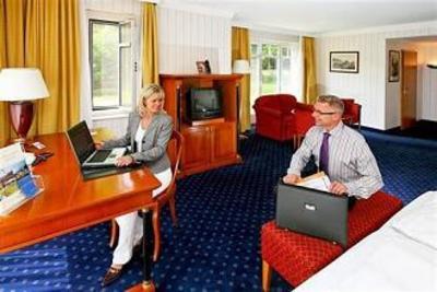 фото отеля Historical Herrenkrug Parkhotel an der Elbe