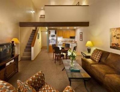 фото отеля Aston Lakeland Village Beach & Mountain Resort