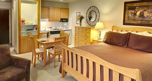 фото отеля Aston Lakeland Village Beach & Mountain Resort