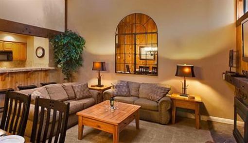 фото отеля Aston Lakeland Village Beach & Mountain Resort