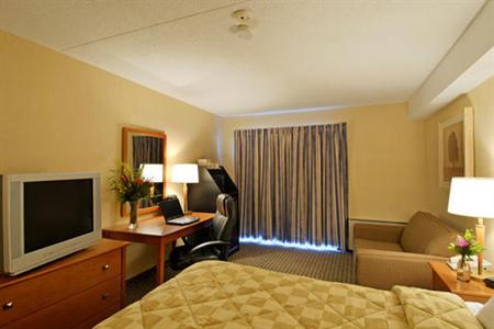 фото отеля Comfort Inn Guelph