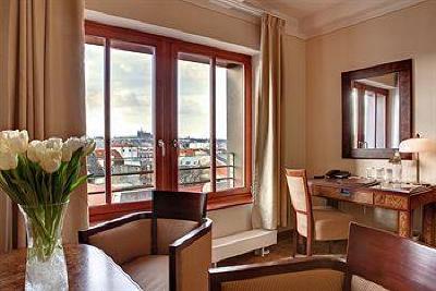 фото отеля BEST WESTERN Premier Hotel Majestic Plaza
