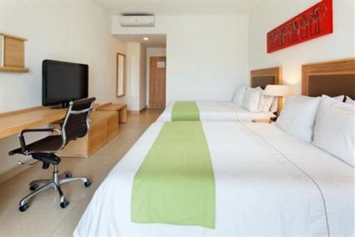 фото отеля Holiday Inn Express Manzanillo