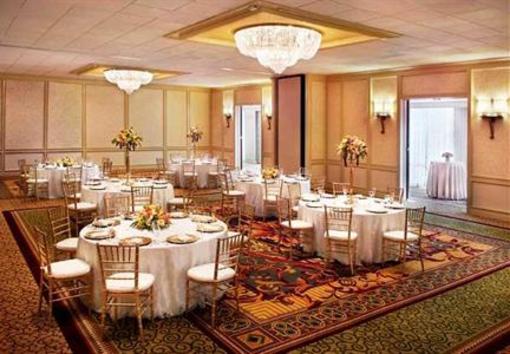фото отеля Boston Marriott Newton