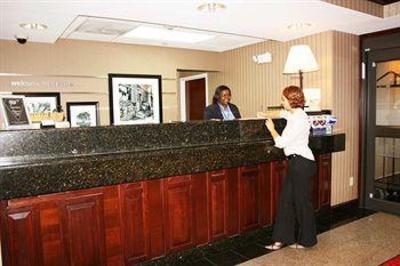 фото отеля Hampton Inn Groton
