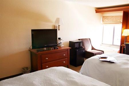 фото отеля Hampton Inn Cedar Rapids