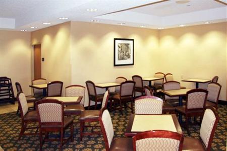 фото отеля Hampton Inn Cedar Rapids
