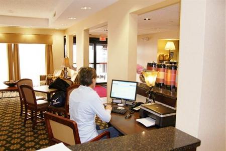 фото отеля Hampton Inn Cedar Rapids