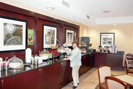 фото отеля Hampton Inn Cedar Rapids