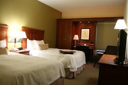 фото отеля Hampton Inn Cedar Rapids