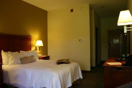 фото отеля Hampton Inn Cedar Rapids