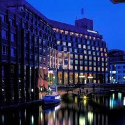 фото отеля Steigenberger Hamburg